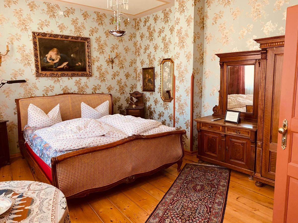 Altes Handelshaus เพลาเอิน ภายนอก รูปภาพ